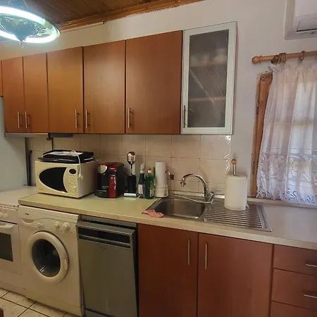 Peaceful 2-bedroom House 800m From 네오이 에피바타이