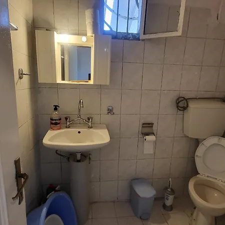 펜션 Peaceful 2-bedroom House 800m From *