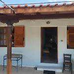 Peaceful 2-bedroom House 800m From 度假居 *