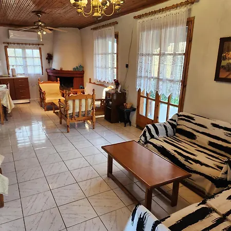 Peaceful 2-bedroom House 800m From נאוי אפיבטיי