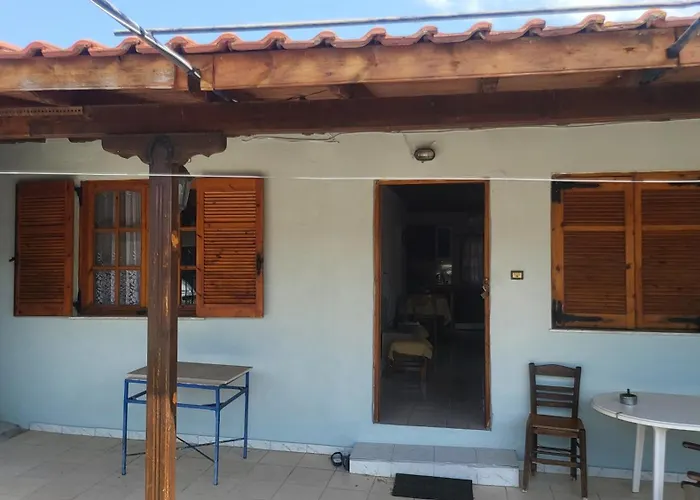 Peaceful 2-bedroom House 800m From Сasa de vacaciones *