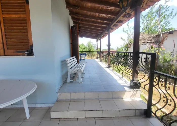 Peaceful 2-bedroom House 800m From * Neo Epivates